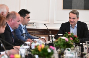 Συνάντηση Μητσοτάκη με αγρότες στο Μέγαρο Μαξίμου