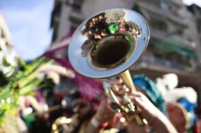 Απόκριες 2024 στην Αθήνα: Ανοικτά μαγαζιά στο ιστορικό κέντρο - Αναβίωση των καρναβαλικών εκδηλώσεων στη «Συνοικία των Θεών».