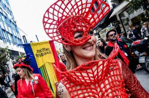 Απόκριες 2024: Με ενθουσιασμό ξεκίνησε η μεγάλη καρναβαλική παρέλαση στην Πάτρα - Η πόλη γιορτάζει - Live εικόνα από τις εκδηλώσεις.