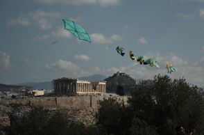 «Κούλουμα» στην Αθήνα - Χαρταετοί γέμισαν τον ουρανό της πρωτεύουσας