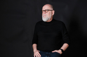 Γιάννης Κουρούδης: Συνέντευξη για το μουσικό έργο «57 Tempi», αφιερωμένο στους 57 νεκρούς του δυστυχήματος των Τεμπών.