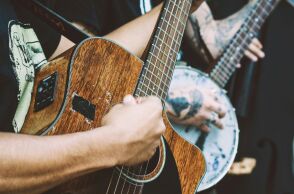 Η πολιτεία του Τενεσί είναι η πρώτη στις ΗΠΑ που προστατεύει τους μουσικούς από την τεχνητή νοημοσύνη - Θεσπίζει μέτρα η γενέτειρα της κάντρι. 