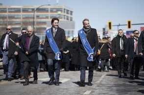 Κυριάκος Μητσοτάκης και Τζάστιν Τριντό στην παρέλαση στο Μόντρεαλ