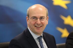 Κωστής Χατζηδάκης: Ανεξάρτητη Επιθεώρηση Εργασίας και Ψηφιακή Κάρτα απάντηση στη «μαύρη» και υποδηλωμένη εργασία.