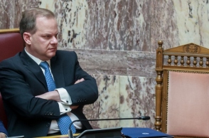 Καραμανλής: Το χειροκρότημα σχολίασαν Κασσελάκης - Ανδρουλάκης