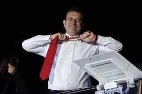 «Νικήσαμε» λέει ο Εκρέμ Ιμάμογλου καθώς επανεκλέγεται δήμαρχος της Κωνσταντινούπολης