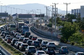 Κίνηση στους δρόμους: Πού εντοπίζονται τα προβλήματα