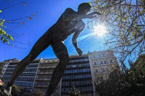 Στιγμιότυπο από την Αθήνα με καλοκαιρία