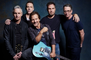 Pearl Jam: Η ειδική προβολή στα Village Cinemas για τη διπλή παρουσίαση του νέου τους άλμπουμ στις 16 Απριλίου.