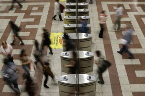 Πανελλαδική έρευνα Visa - ΕMΠ: 8 στους 10 σε Αθήνα και Θεσσαλονίκη προτίθενται να υιοθετήσουν τις ανέπαφες πληρωμές στα μέσα μαζικής μεταφοράς