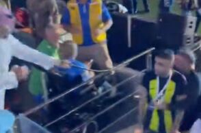 Σαουδική Αραβία: Οπαδός χτύπησε παίκτη με μαστίγιο