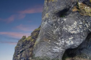 Ισλανδία: Ο εντυπωσιακός βράχος «ελέφαντας» 