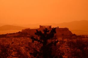 Αφρικανική σκόνη «σκέπασε» τον ουρανό της Αττικής