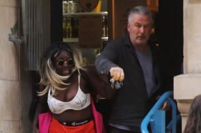 Ο Άλεκ Μπάλντουιν καβγαδίζει με γυναίκα στη Νέα Υόρκη