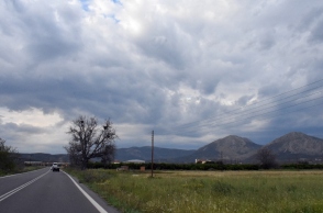 Συννεφιά και βροχές την Πέμπτη