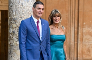 «Ίσως βασιστήκαμε σε fake news» λέει η οργάνωση που κατήγγειλε τη σύζυγο του Σάντσεθ για διαφθορά 