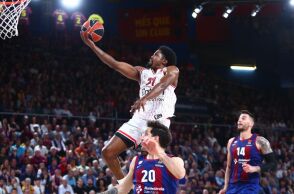 Euroleague - Ο Ολυμπιακός γνώρισε την ήττα από τη Μπαρτσελόνα με σκορ 77-69 - Θα διεκδικήσει την πρόκριση στη δική του έδρα.