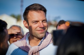 Ο Στέφανος Κασσελάκης κατά τη διάρκεια της πρόσφατης περιοδείας του στα νησιά του Αιγαίου