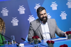 Ο Γιώργος Βαγιάτας συντόνισε τη συζήτηση για του IQonomy για την Οικονομική Διαχείριση στο 9ο Οικονομικό Φόρουμ των Δελφών