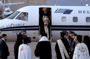 Έφτασε στην Αθήνα το Άγιο Φως 