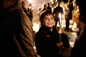 Πάσχα 2024: Τι να προσέχουμε με λαμπάδες και κεριά 