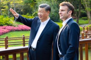 Κίνα: Ο Σι Τζινπίνγκ σκοπεύει «να αναλάβει δράση με την Γαλλία και ολόκληρη την διεθνή κοινότητα για την επίλυση της κρίσης» στην Ουκρανία.