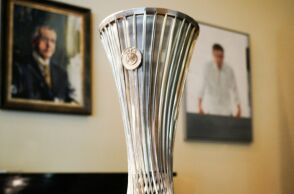 Δήμος Αθηναίων: Στην Πλατεία Κοτζιά το τρόπαιο του Conference League - Θα το υποδεχθεί ο Χάρης Δούκας - Οι ώρες κοινού. 