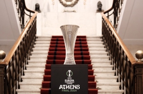 Στην Αθήνα το τρόπαιο του Conference League 