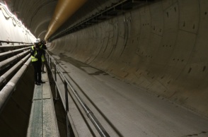 Φωτογράφοι κατά τη διάρκεια εργασιών για τη δημιουργία σταθμών του Μετρό στη γραμμή 4
