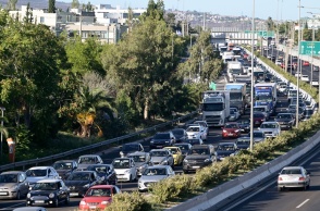Ουρές οχημάτων σε δρόμο της Αθήνας