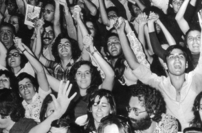 Η Athens Voice παρουσιάζει τη σειρά podcast «50 χρόνια Μεταπολίτευση» των καθηγητών Νίκου Παναγιώτου και Χρήστου Α. Φραγκονικολόπουλου