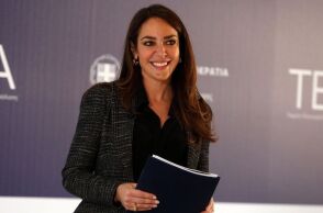 Δόμνα Μιχαηλίδου: Kαμία συζήτηση για αύξηση ορίων ηλικίας συνταξιοδότησης τονίζει σε συνέντευξή της η υπουργός Εργασίας και Κοινωνικής Ασφάλισης.