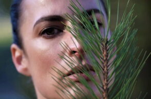 korres_nikhtes_prix_de_beaute_2023_clean_beauty_beautemag_01_24_main-696x499