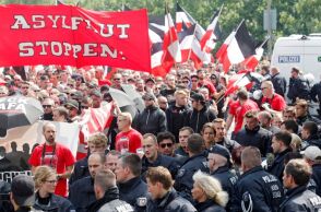 Γερμανία: Αυξήθηκαν κατά ένα τέταρτο μέσα στο 2023 τα εγκλήματα με κίνητρο την ακροδεξιά ιδεολογία - Αυξανόμενη τάση προς την πολιτική βία - Ο ρόλος του AfD.