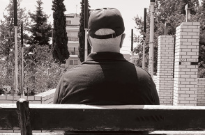 «Αόρατοι άνθρωποι – Μαθήματα ζωής από τον άστεγο Μιχάλη Σαμόλη», εκδόσεις Παπαδόπουλος