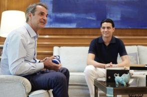 Γιάννης Λουλούδης: Ο σχεδιαστής των viral παπουτσιών του Κυριάκου Μητσοτάκη μίλησε για τις επαφές του με τον πρωθυπουργό και τα μελλοντικά του σχέδια