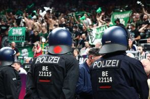 Final Four 2024: Συμπλοκές οπαδών Παναθηναϊκού και Ολυμπιακού στο Βερολίνο λίγο πριν τον τελικό της Euroleague - Πώς ξέσπασαν τα επεισόδια.