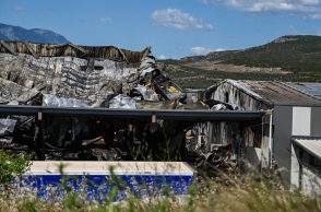 Εργοστάσιο τροφίμων στη Λαμία: Από πρόθεση μπήκε η φωτιά, λέει η Πυροσβεστική