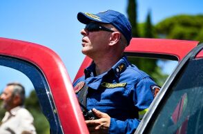 Φωτιά στην Κερατέα: Εκδόθηκε 112 για εκκένωση προς Ανάβυσσο - Ισχυρές δυνάμεις της Πυροσβεστικής επιχειρούν στο σημείο.