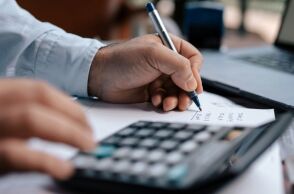 Θεσσαλονίκη: Καταδίκη τριών πρώην εφοριακών για απιστία - Οι παράνομες φοροαπαλλαγές ζημίωσαν με 184.000 ευρώ το ελληνικό Δημόσιο.