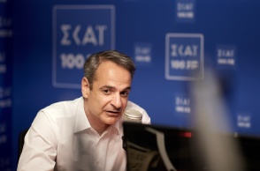 Ο Κυριάκος Μητσοτάκης στον ραδιοθάλαμο του ΣΚΑΪ