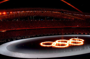 Η εικοσάχρονη ολυμπιακή επέτειος: Η πολιτική διάσταση