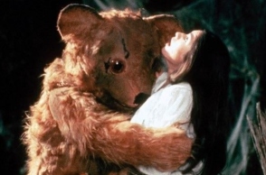 Με τον άνδρα ή με τον αρκούδα; Ή πάντα με το θύμα; Πάντα με την επιζώσα; 