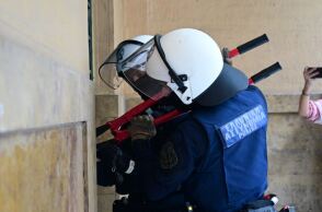 Eπιχείρηση της ΕΛΑΣ σε υπό κατάληψη κτήριo