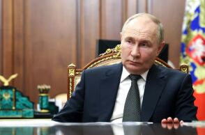 Ρωσία: Το Κρεμλίνο ενισχύει μυστικά την προσωπική ασφάλεια του προέδρου Πούτιν - Άρχισε να φορά αλεξίσφαιρο γιλέκο σε δημόσιες εκδηλώσεις.