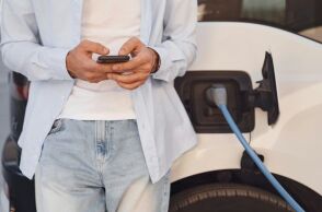 Κινούμαι Ηλεκτρικά 3: Αύριο Παρασκευή 7 Ιουνίου η έναρξη υποβολής αιτήσεων στον νέο κύκλο του προγράμματος - Τα χαρακτηριστικά και το ύψος επιδότησης.