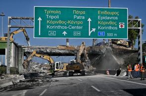 Ισθμός: Στο «κόκκινο» η κυκλοφορία των οχημάτων - Τεράστια προβλήματα αντιμετωπίζουν οι οδηγοί