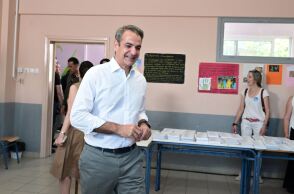Ο Κυριάκος Μητσοτάκης ψηφίζει για τις Ευρωεκλογές