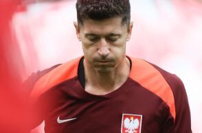 Euro 2024: Ο Ρόμπερτ Λεβαντόφσκι χάνει την πρεμιέρα της Πολωνίας στη διοργάνωση - Τραυματίστηκε σε φιλικό και θα λείψει από το ματς με την Ολλανδία.