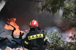 Φωτιά τώρα στην Αχαΐα: Σηκώθηκαν και εναέρια μέσα